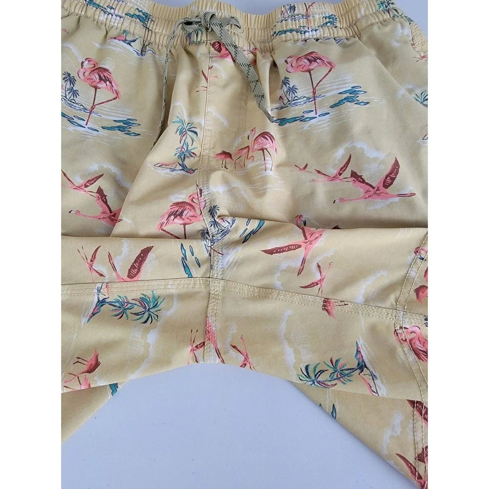 Howler Brothers Horizon Hybrid Shorts Mens L Yellow Flamingo Tropical Print Surf